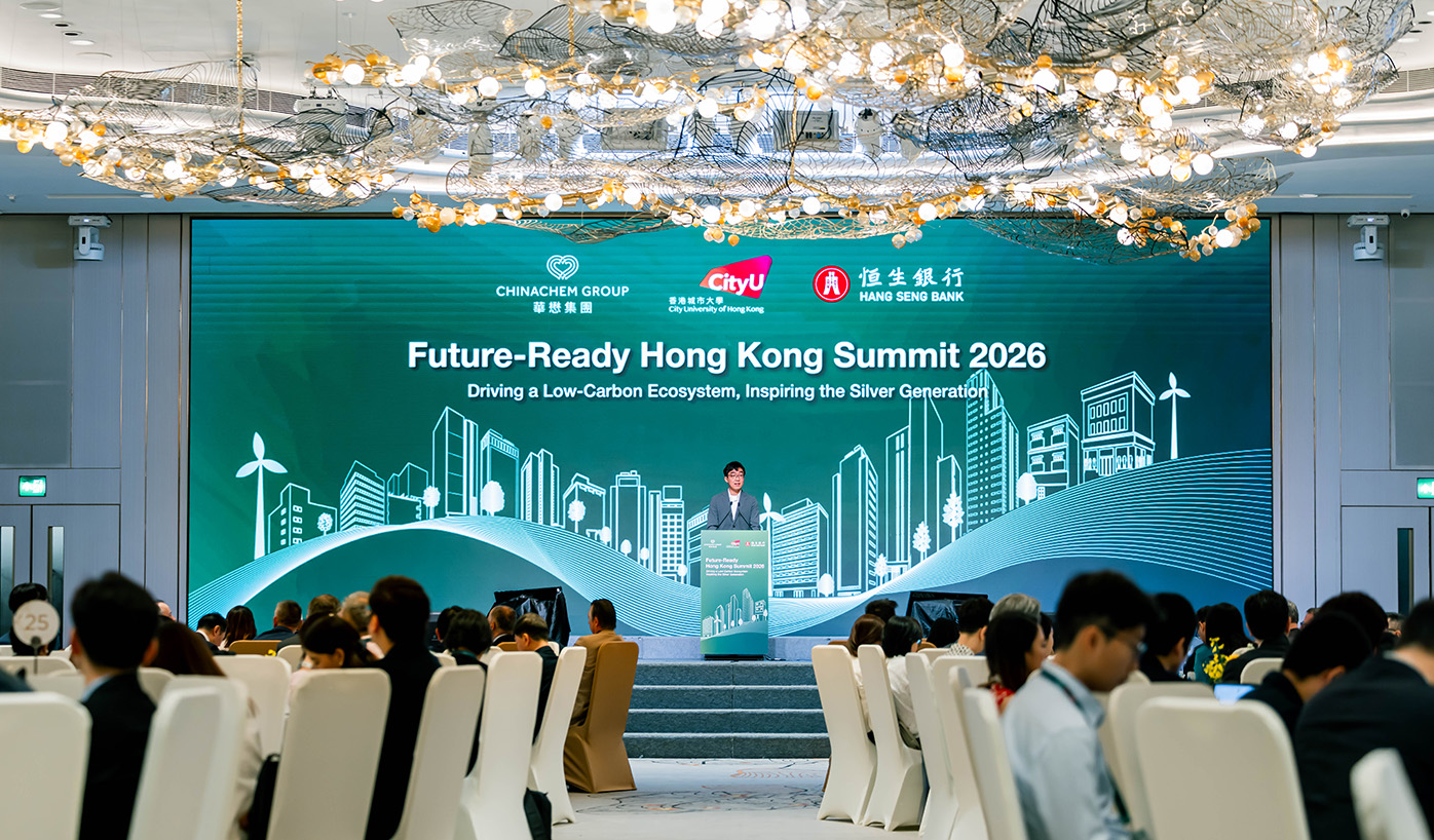 Mr Lawrence Iu, Executive Director of Civic Exchange and lead author of the white paper, presents key findings from “Creating a Green and Silver Economy: Policy, Finance, Technology, and the Built Environment”. 