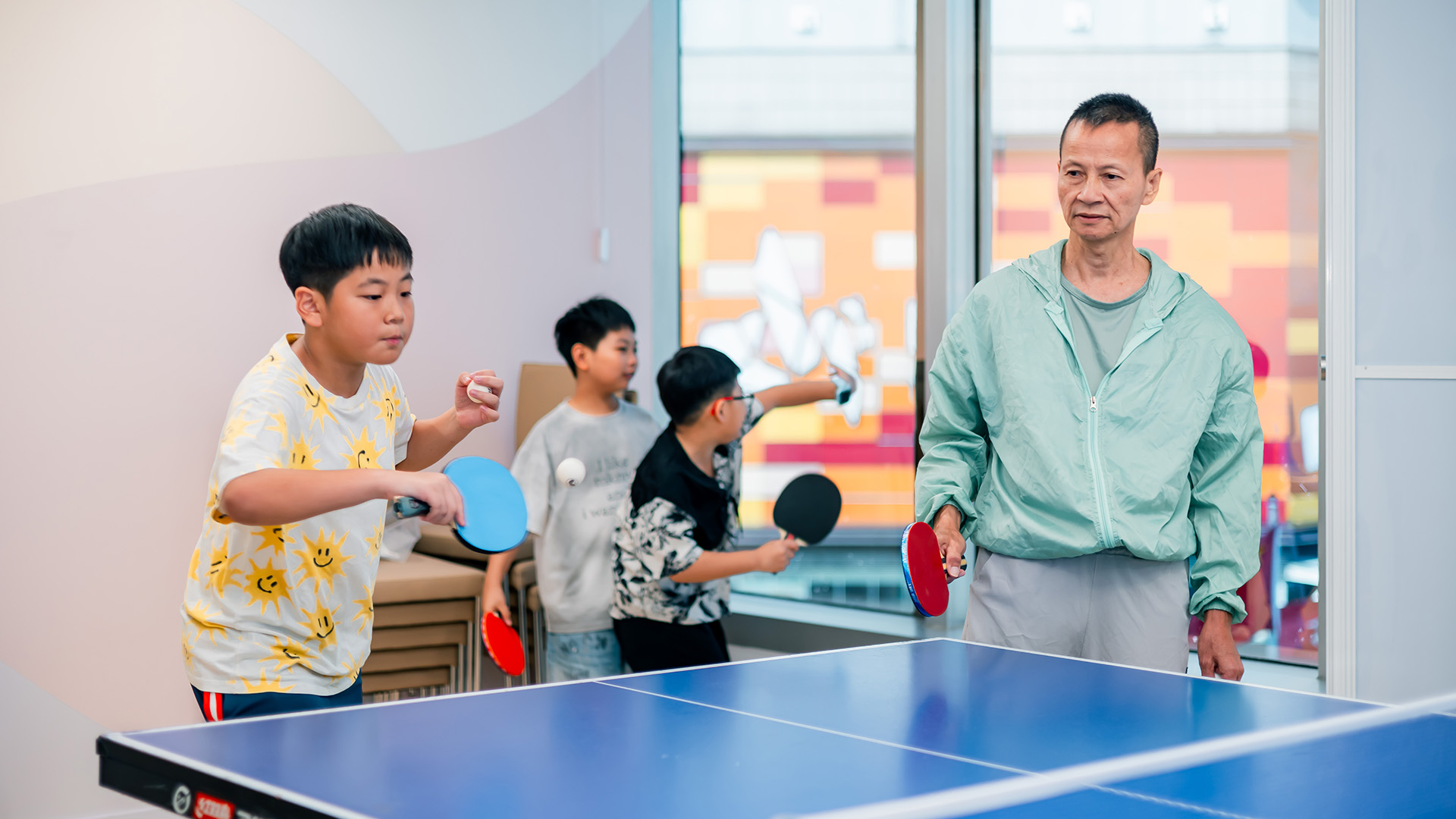 Through the table tennis activities at the Tsuen Wan Community Living Room, Stephen has been able to return to the sport he loves. 