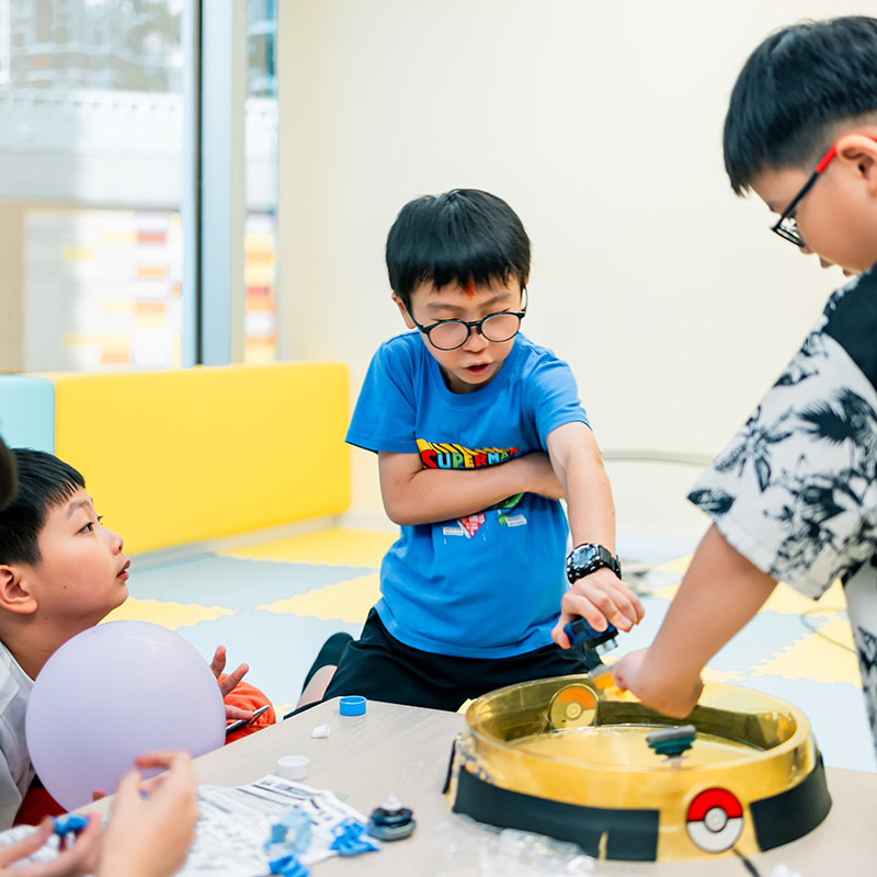 Children's Activity Zone: An open play area designed primarily for primary school-aged children. 