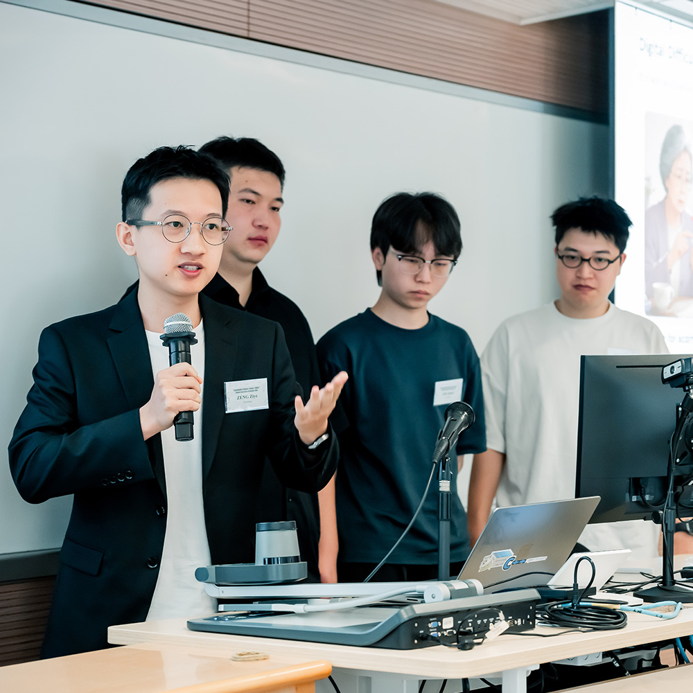 The team proposed Luma Agent, an AI-powered assistant designed to help older adults overcome barriers to digital technology. 