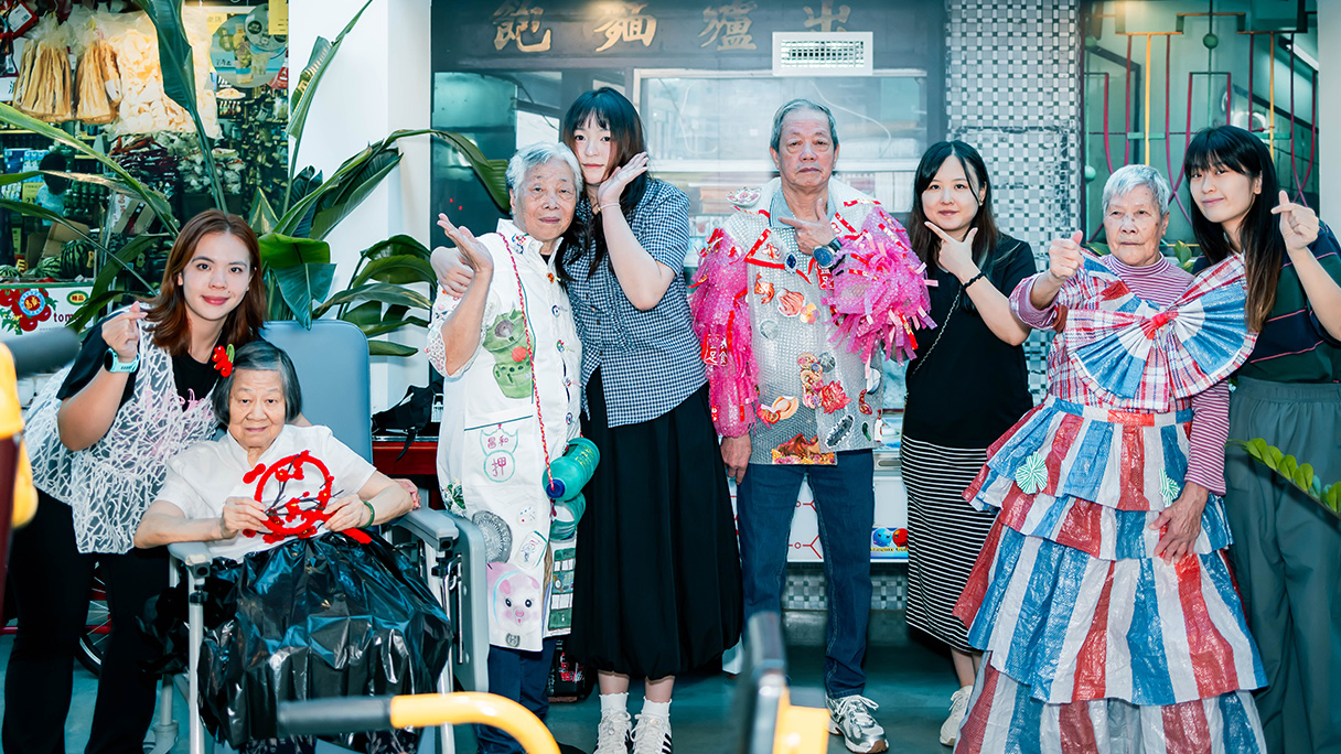 未來，集團將繼續以實際行動支持長者，推動積極樂頤年（Active Ageing），在人口高齡化的背景下為銀齡生活創造更多可能。